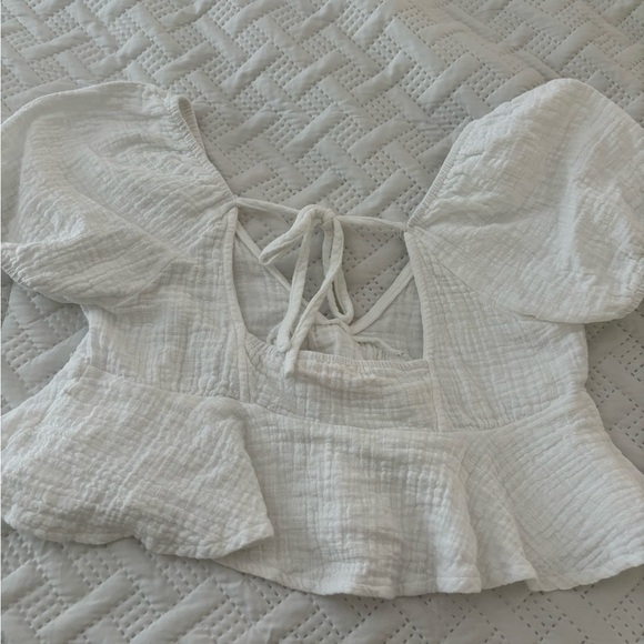 Francesca’s white blouse top - Picture 2 of 4